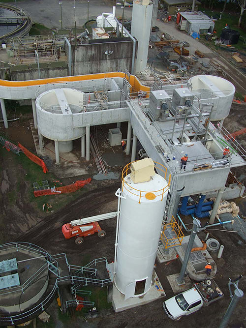 elanora waste water treatment plant with workers